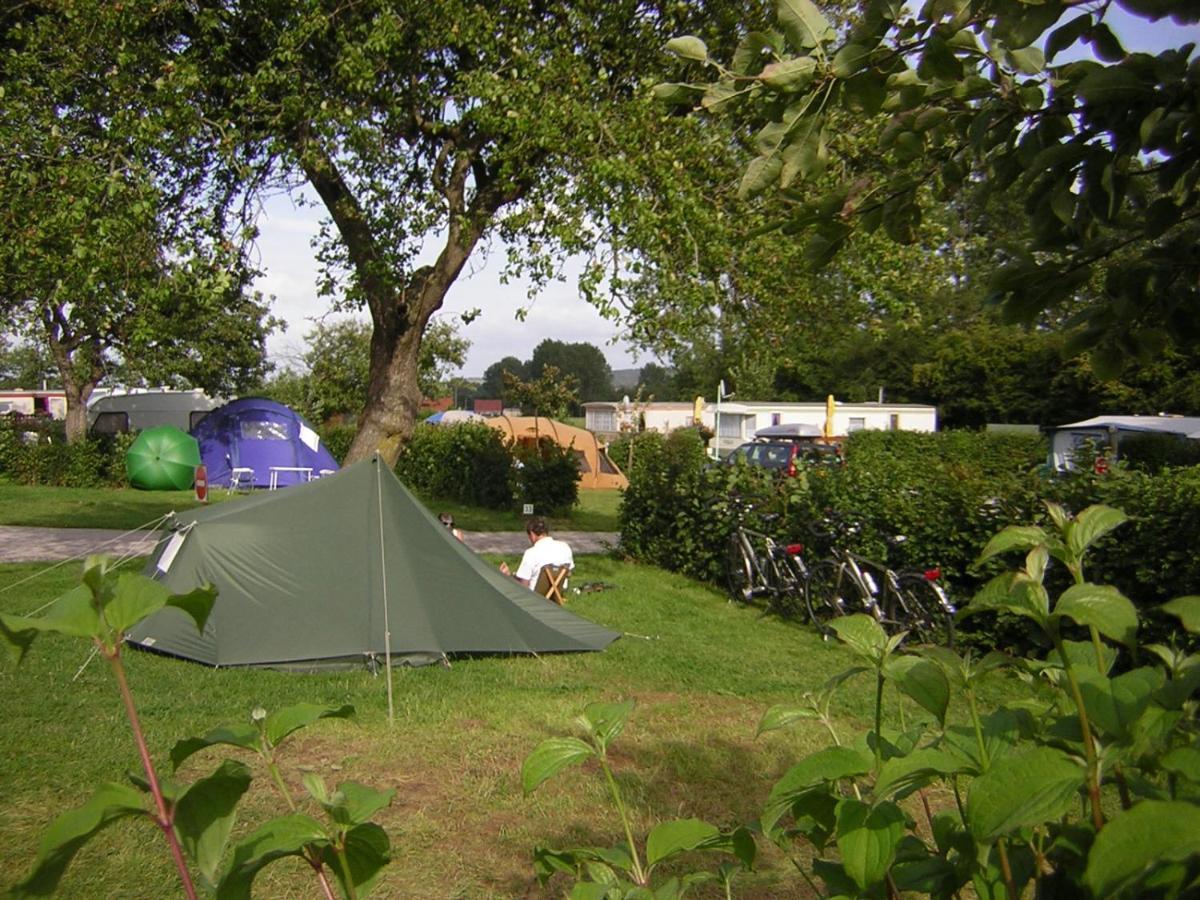 Licques Camping Pommiers Des Trois Pays מראה חיצוני תמונה