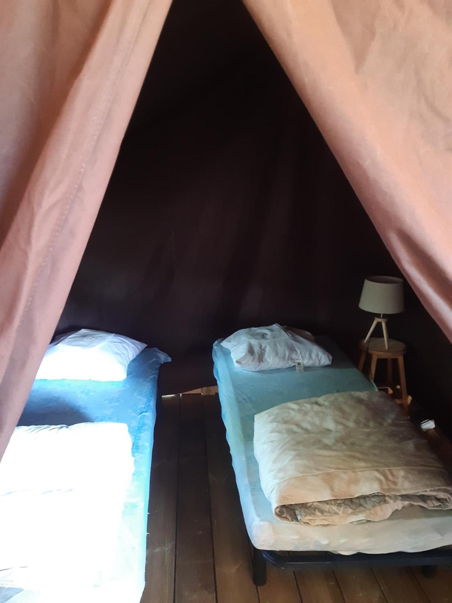 Licques Camping Pommiers Des Trois Pays מראה חיצוני תמונה