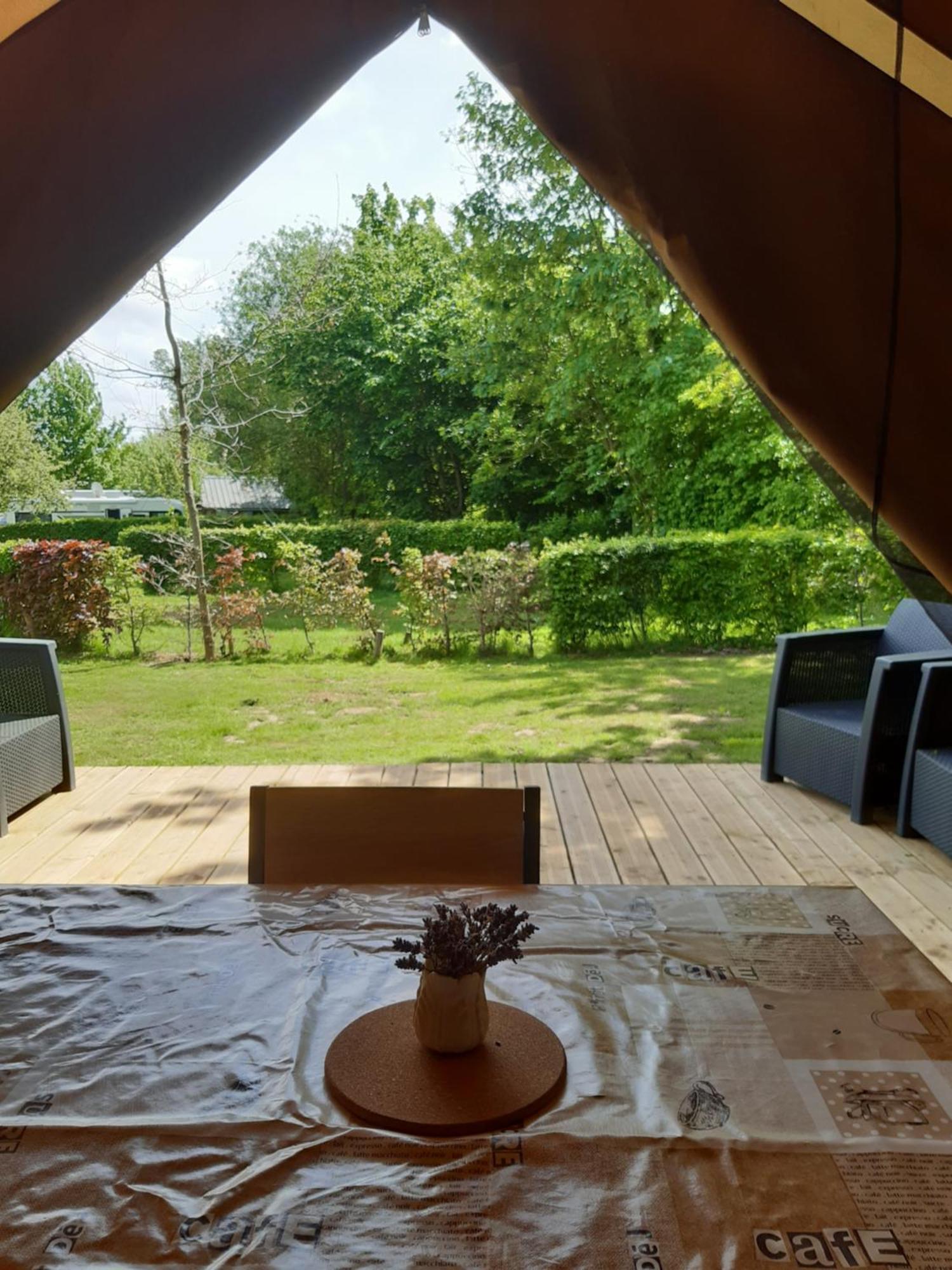 Licques Camping Pommiers Des Trois Pays מראה חיצוני תמונה